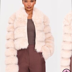 NEW PRETTYLITTLETHING MUSHROOM PLUSH BUBBLE FAUX FUR ZIP UP JACKET size: M